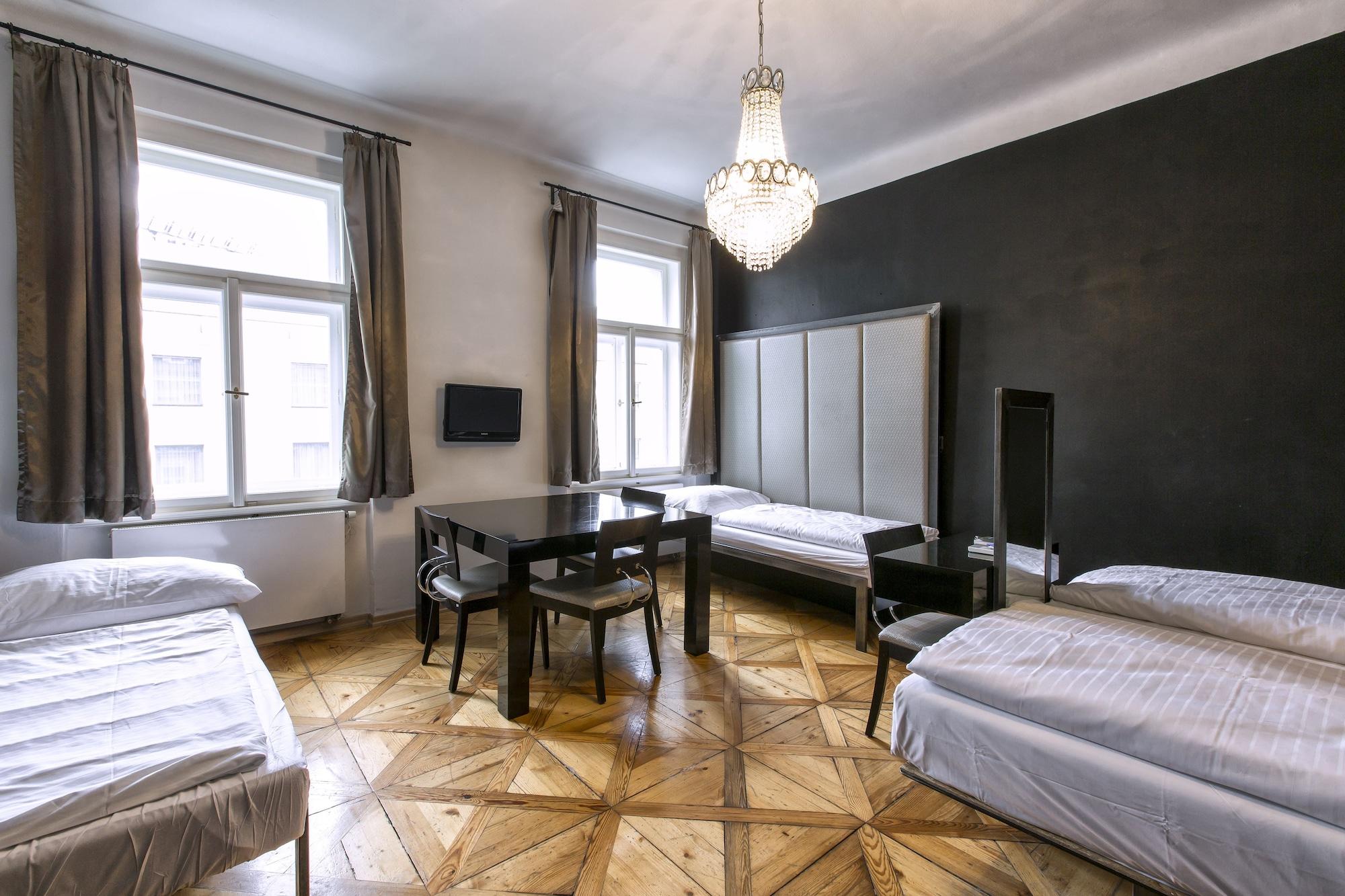 Sophie'S Hostel Prague Exterior photo