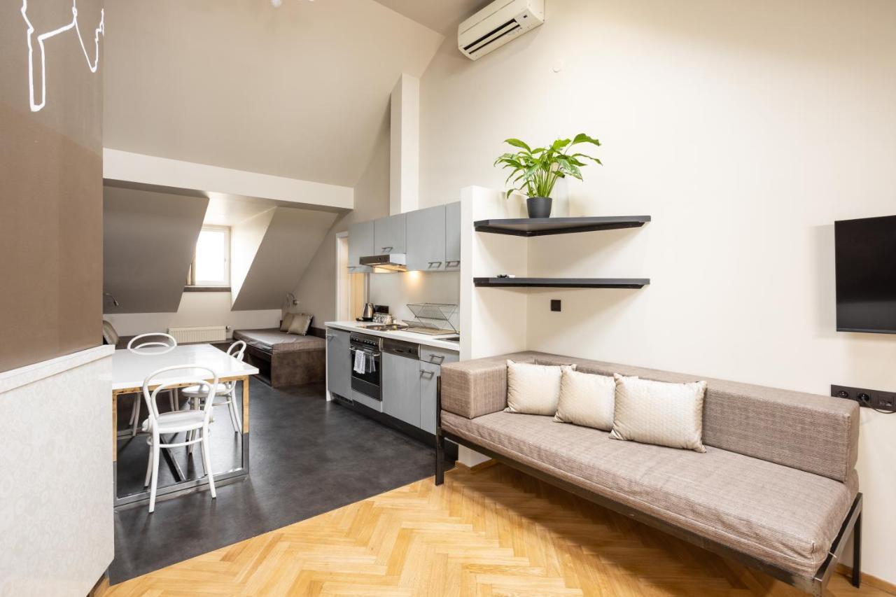 Sophie'S Hostel Prague Exterior photo